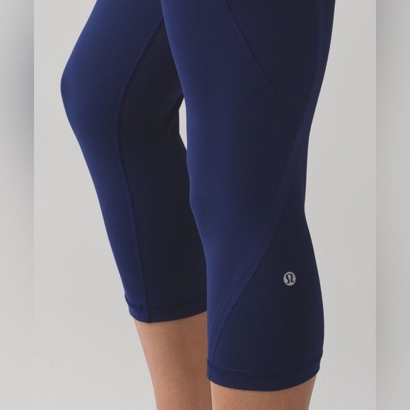 Lululemon Blue On Track Crop Leggings 19" Hero Blue - size 2 - Picture 9 of 9
